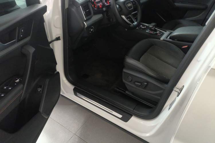 Used Audi Q5L 2020 Revised 40 TFSI Prestige Edition
