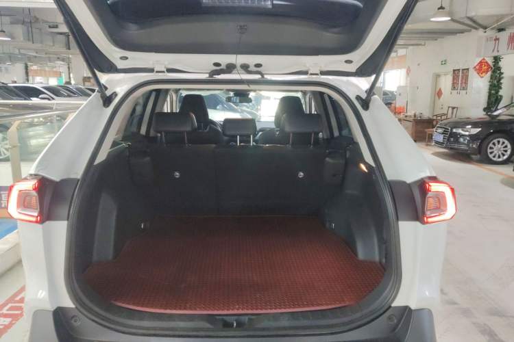 Used Toyota Wildlander 2022 2.0L CVT Two-Wheel Drive Luxury PLUS Edition
