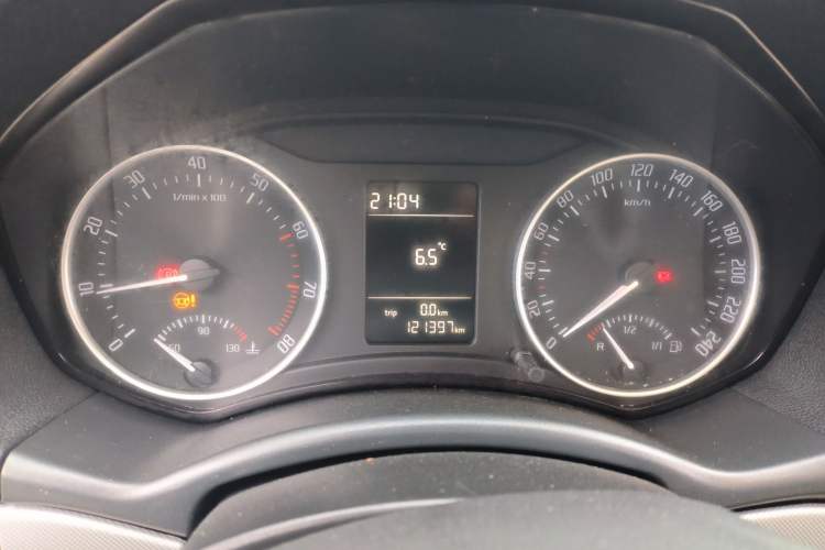 Used Skoda Octavia 2015 Classic Model 1.6L Manual Yijie Edition