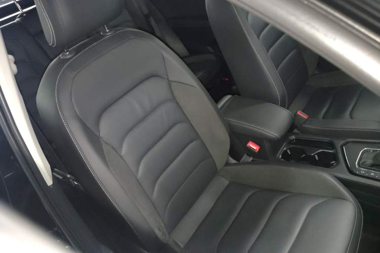 Used Volkswagen Tiguan L 2021 330TSI Automatic Two-Wheel Drive R-Line Enhanced Edition
