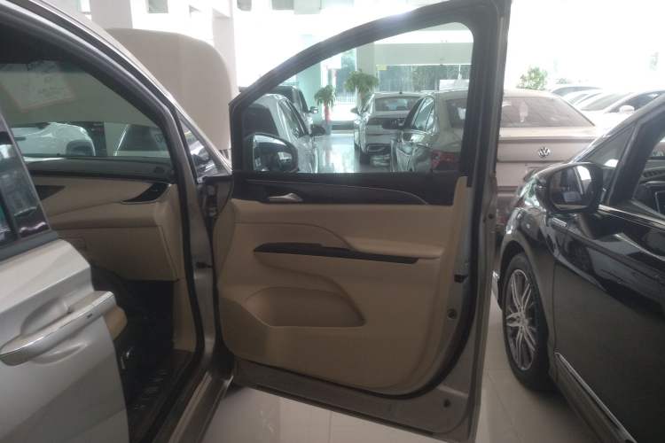 Used Buick GL8 2022 ES Land Cruiser 653T Luxury Model
