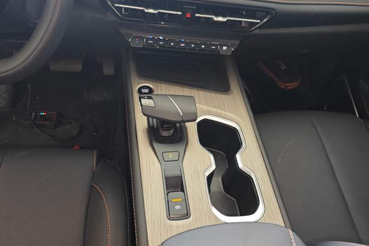 Used Changan X7 PLUS 2024 1.5T Automatic Luxury 7-Seater