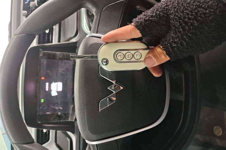 Used Wuling Hongguang MINIEV 2022 Macaron Premium Model – Lithium Iron Phosphate