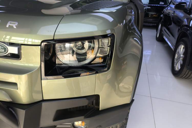 Used Land Rover Defender 2021 90 P400 Classic Reproduction Edition