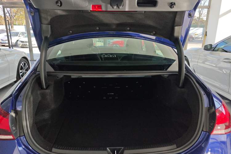 Used Mercedes-Benz A-Class 2020 Restyled A 200 L Sport Sedan Fashion Version
