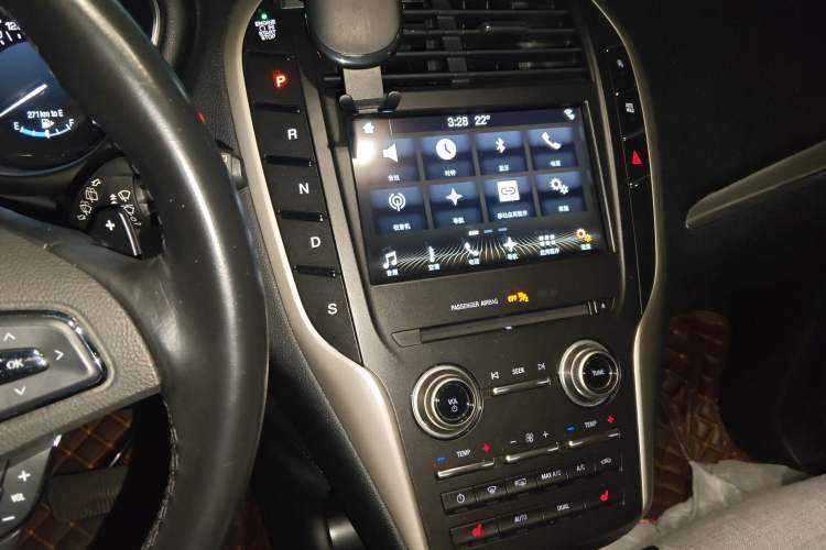 Used Lincoln MKC 2017 2.0T Two-Wheel Drive Deluxe Edition