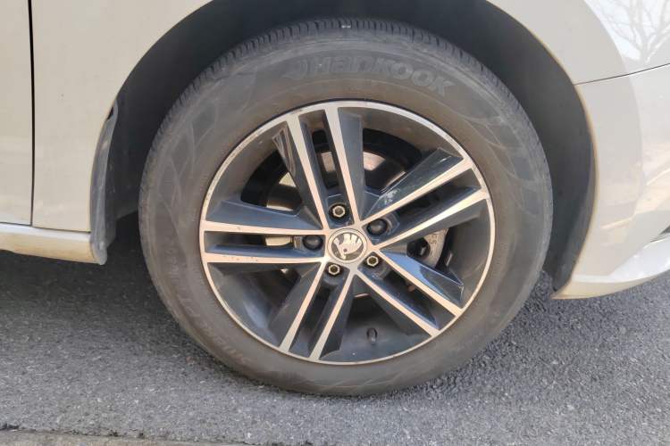 Used Skoda Fabia 2015 1.6L Automatic Chuanxing Edition
