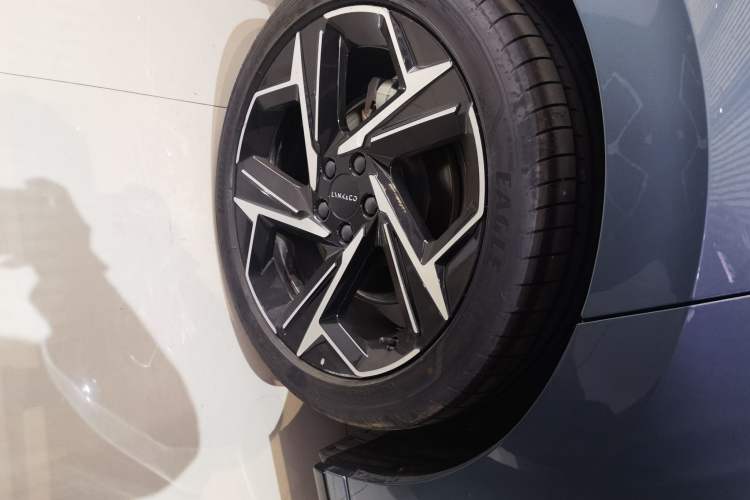 Used Lynk & Co 07 2024 EM-P 126 Long-Range Ultra
