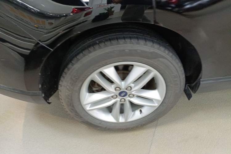 Used Ford Edge 2018 Facelifted EcoBoost 245 Two-Wheel-Drive Platinum Edition 5 Seats China V Emission Standard
