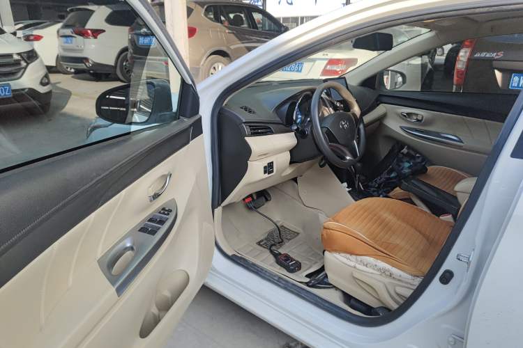 Used Toyota YARiS L 2015 1.5E Automatic Charm Edition
