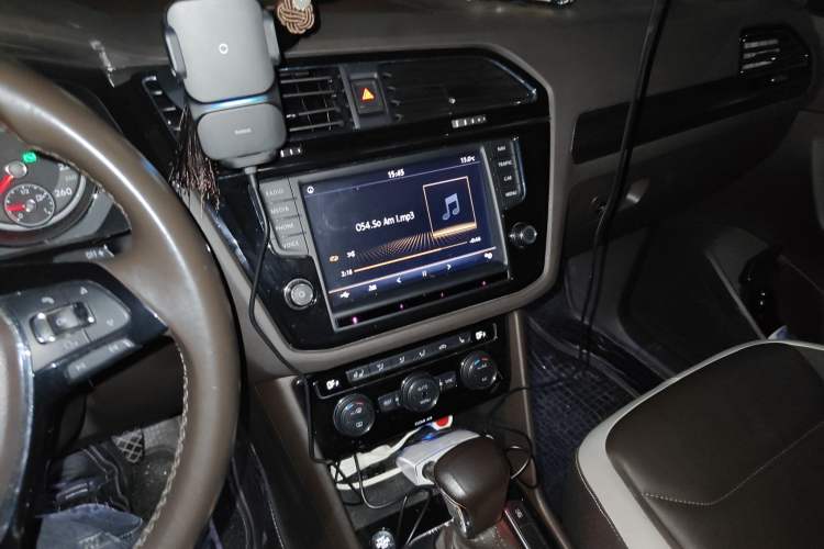 Used Volkswagen Tiguan L 2017 330TSI Automatic Two-Wheel Drive Luxury Edition
