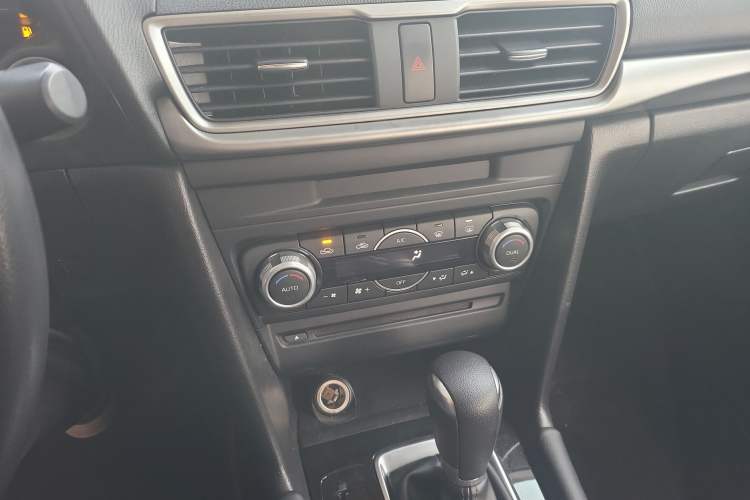 Used Mazda Mazda 3 Axela 2017 Sedan 1.5L Automatic Luxury Model Emission Standard China V