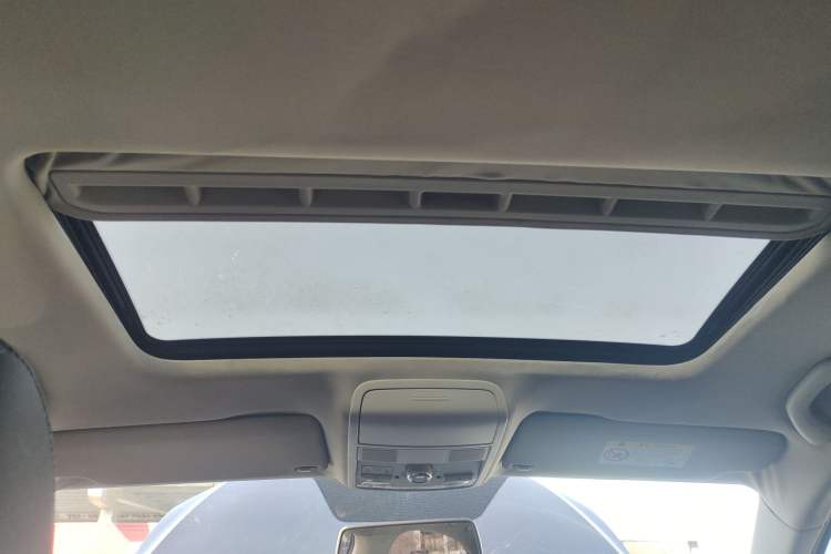 Used Volkswagen Sagitar 2015 230TSI Automatic Comfort Version
