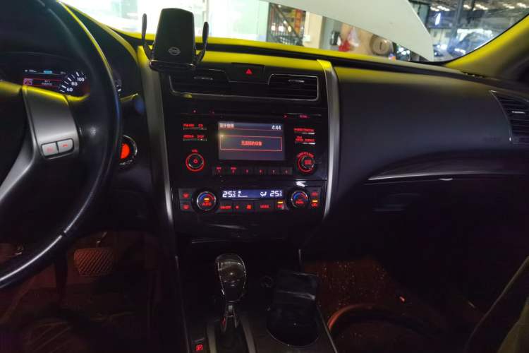 Used Nissan Teana 2015 2.0L XL Upper Champions League Tech Edition
