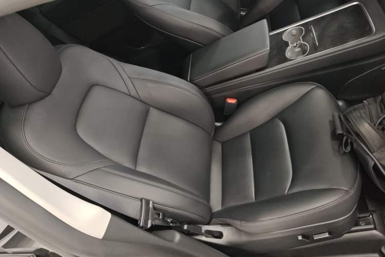 Used Tesla Model Y 2023 Rear-Wheel-Drive Version