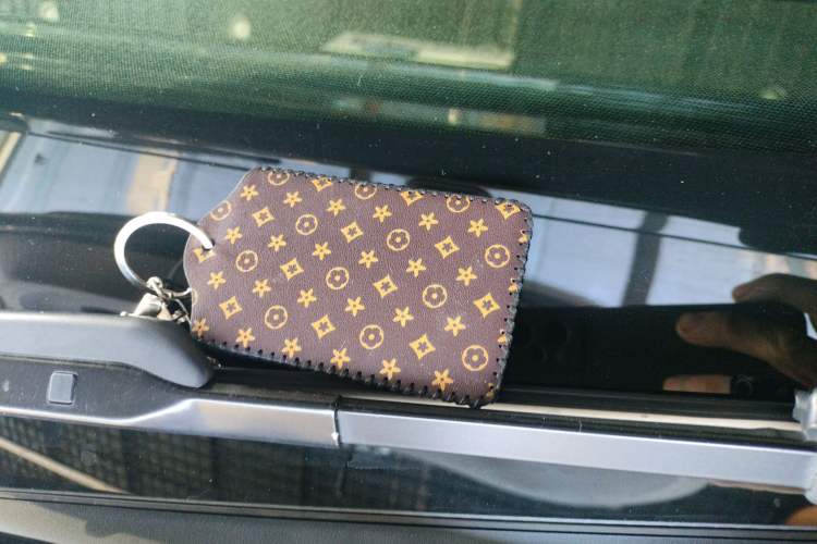 Used Tesla Model Y 2022 Long-Range All-Wheel-Drive Version