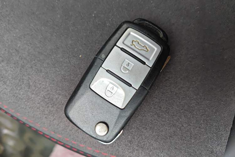 Used FORTHING Joyear S50 2014 1.6L CVT Luxury Model