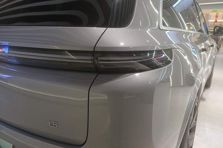 Used Li Auto L8 2023 Pro Model
