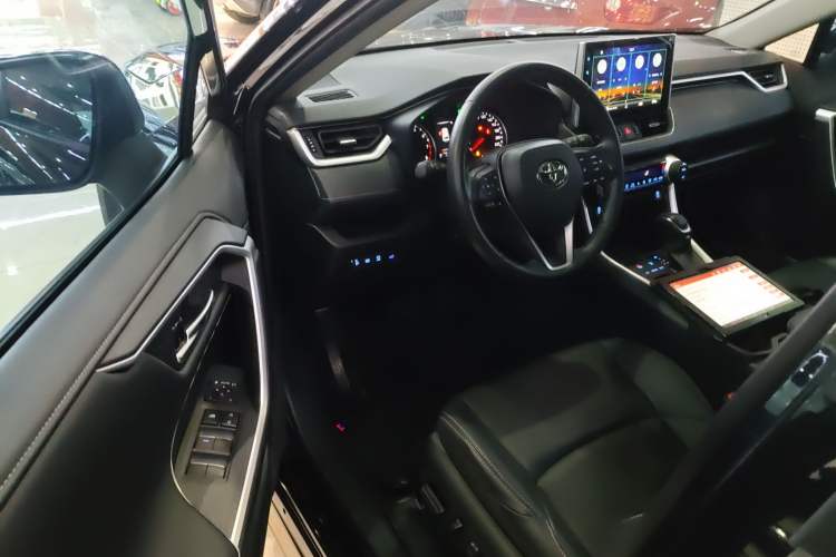 Used Toyota Wildlander 2022 2.0L CVT Two-Wheel Drive Luxury PLUS Edition