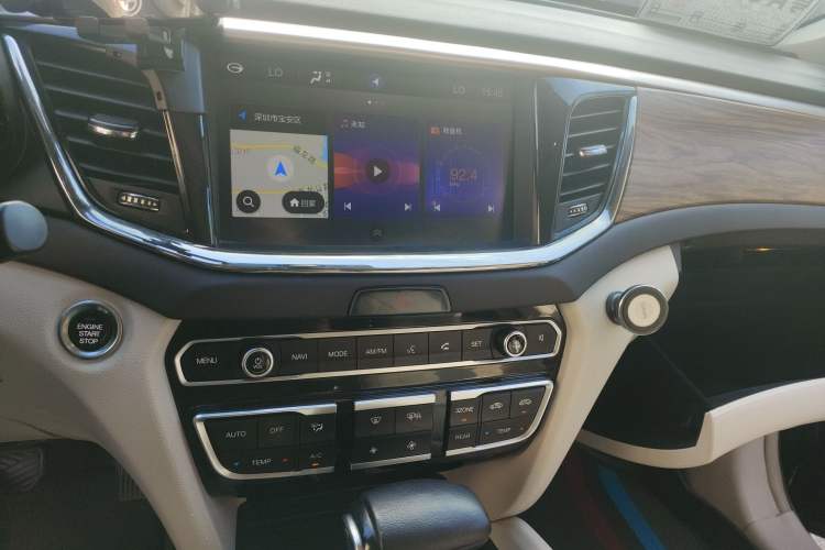 Used GAC Trumpchi GS8 2017 320T Two-Wheel Drive Luxury Smart Connectivity Version (7 Seats)
