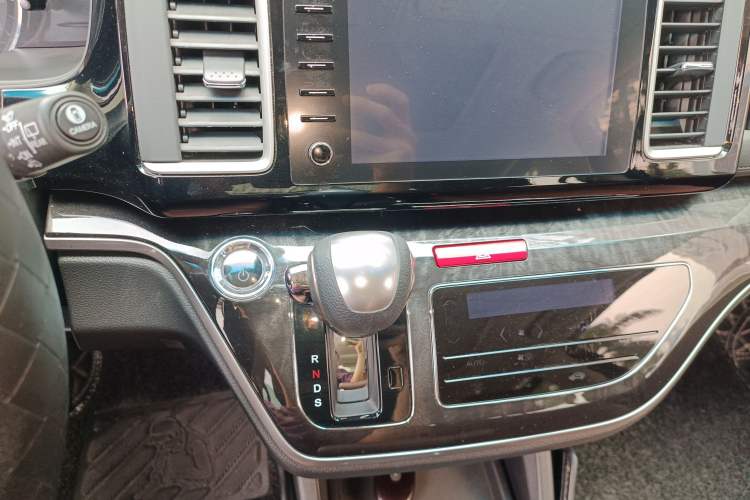 Used Honda Elysion 2019 2.0L Hybrid Supreme Edition
