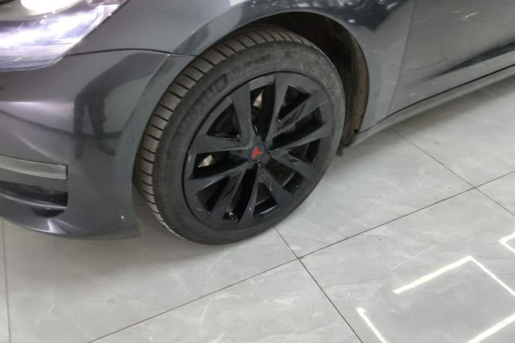 Used Tesla Model 3 2019 Long-Range Rear-Wheel-Drive Version
