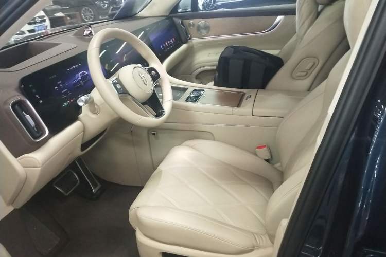 Used Hima AITO M9 2025 Extended-Range Ultra Version 52 kWh 6-Seater