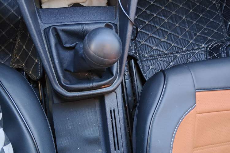 Used Volkswagen Jetta 2017 1.5L Manual Fashion Edition
