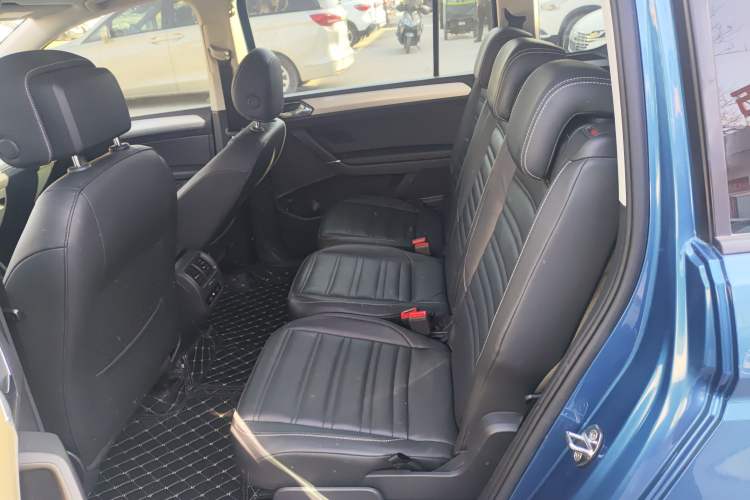 Used Volkswagen Touran 2016 Volkswagen Touran L 280TSI DSG Comfort Edition