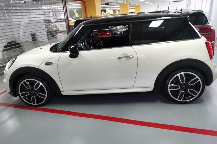 Used  MINI 2019 2.0T COOPER S Racing Driver
