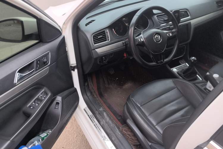 Used Volkswagen Lavida 2017 1.6L Manual Comfort Edition