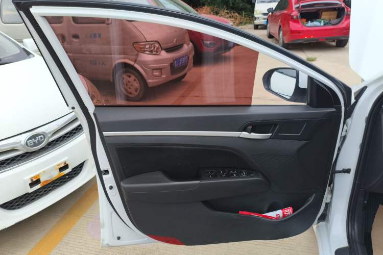 Used Hyundai Elantra 2016 1.6L Automatic ZhiXuan – Elite Version