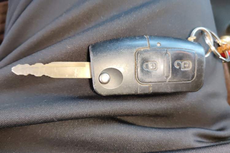 Used Foton Scenic G9 2021 2.4L Gasoline Commercial Version Long Wheelbase High Roof 9-Seater with Clear Window 4K22D4M
