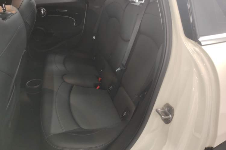 Used  MINI 2022 Updated 1.5T COOPER Classic Edition Five-Door Version
