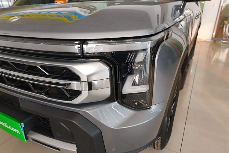 Used Dongfeng Zhengzhou Nissan Z9 2025 GT 2.0T Automatic Gasoline 4x4 First-Edition Smart Edition
