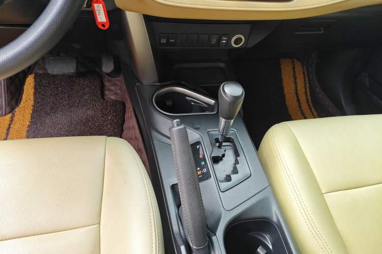 Used Toyota RAV4 2016 2.0L CVT Two-Wheel Drive Urban Edition China V Standard
