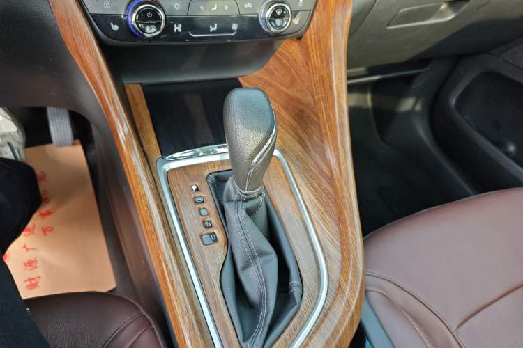 Used Buick GL6 2019 18T 6-Seater Connected Luxury Version China VI Standard
