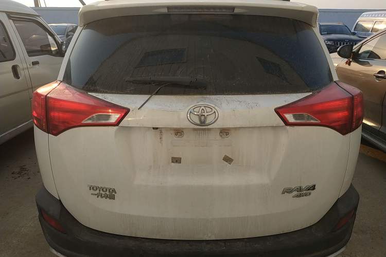 Used Toyota RAV4 2015 2.0L CVT Four-Wheel Drive New Edition
