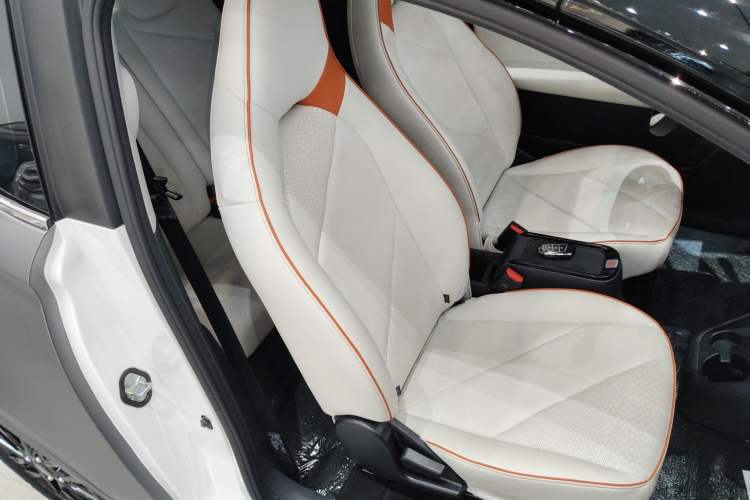 Used Chery Little Ant 2024 Refreshed Version Youth Edition 321 km Beloved Edition 29.23 kWh
