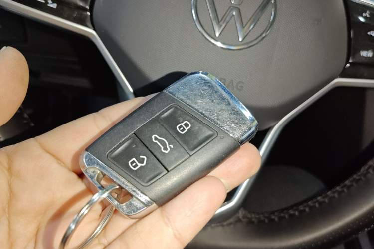 Used Volkswagen Magotan 2023 2 Million Units Limited Edition 330TSI DSG Leading Version
