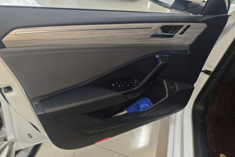 Used Volkswagen Sagitar 2023 300TSI DSG Excellence Edition
