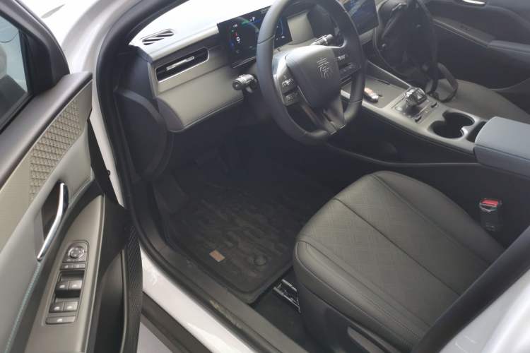 Used BYD Qin PLUS 2025 DM-i Smart Drive 55KM Leading Model
