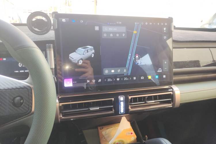 Used iCAR 03 2024 501km Four-wheel Drive Long-Range Advanced Version
