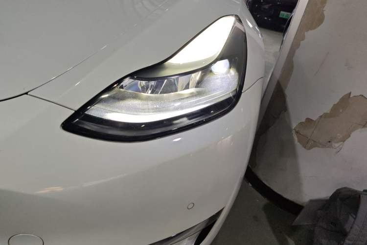 Used Tesla Model Y 2023 Long-Range All-Wheel-Drive Version
