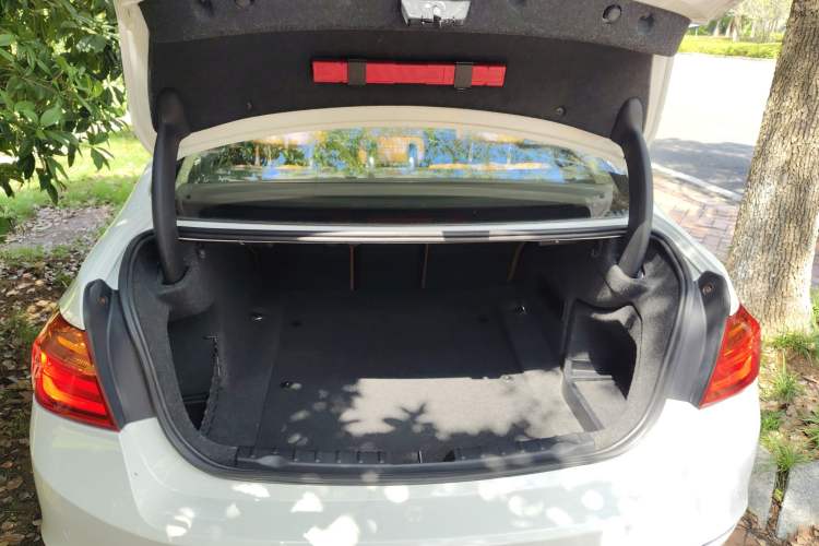 Used BMW 3 Series 2015 320Li Luxury Design Package Premium Edition
