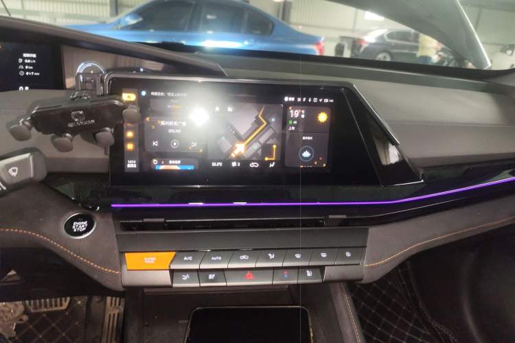 Used Changan UNI-V 2024 1.5T Prestige Sport Edition
