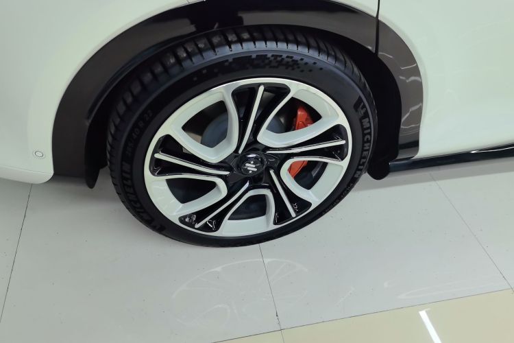 Used  LS7 2023 100kWh Lux Rear-Drive Version