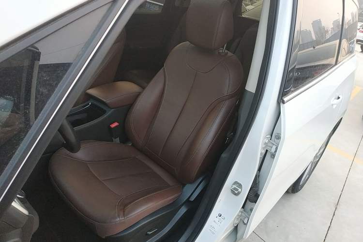 Used Buick GL6 2019 18T 6-Seater Connected Luxury Version China V Standard
