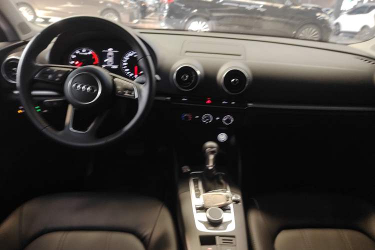 Used Audi A3 2020 Restyled Limousine 35 TFSI Ambition Version China VI
