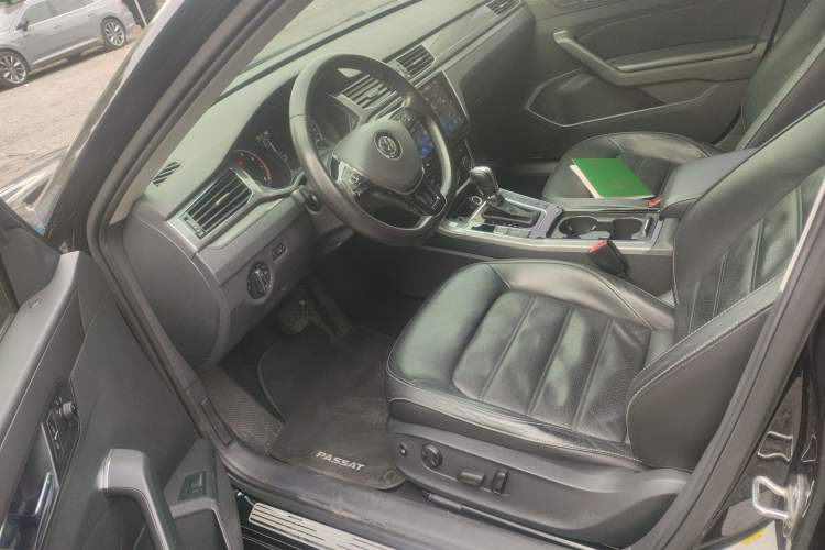 Used Volkswagen Passat 2016 330TSI DSG Luxury Edition
